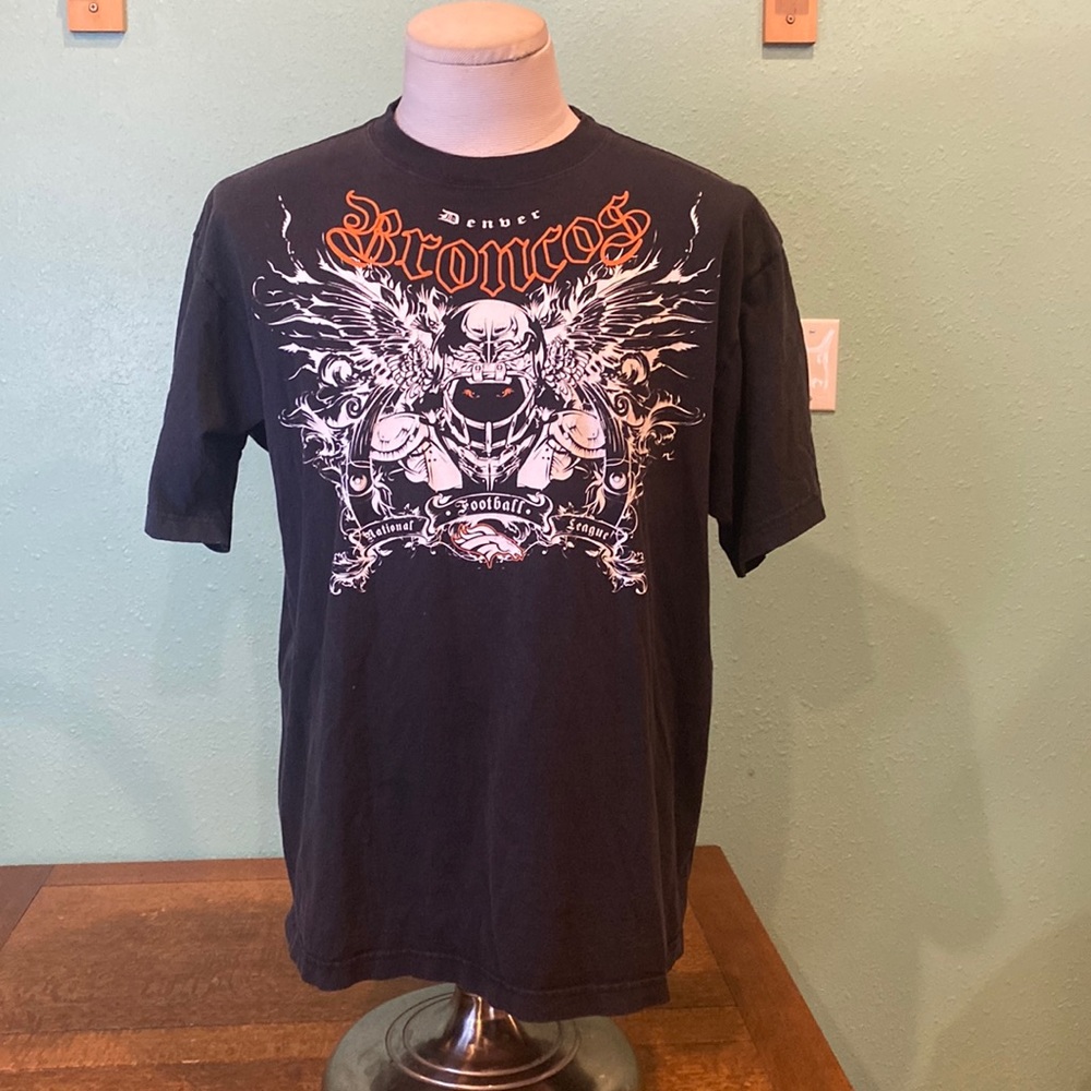 Vintage Denver Broncos t-shirt.  Large.  Great condition.